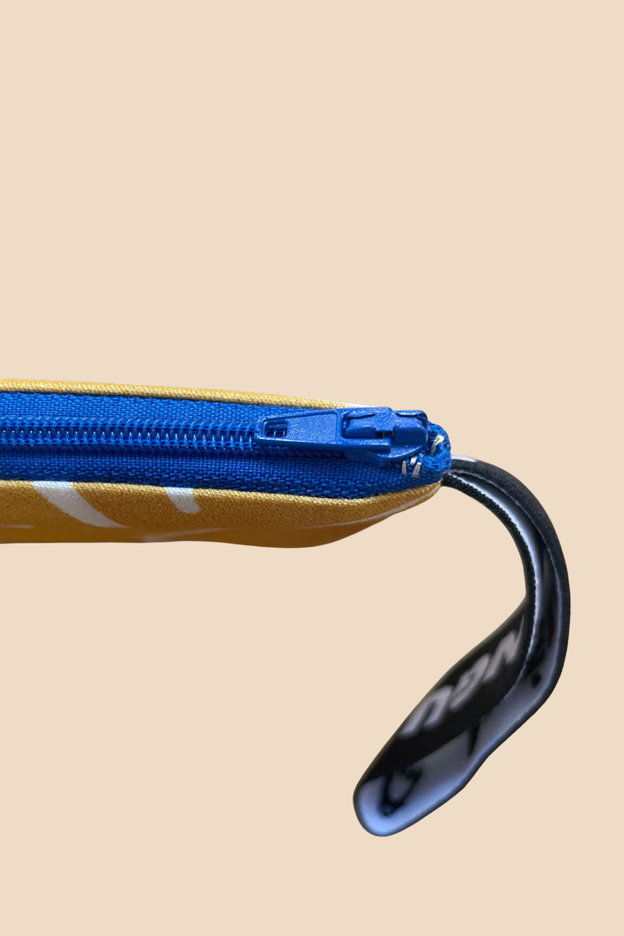 ADELIE MINI POUCH-ZEBRAS