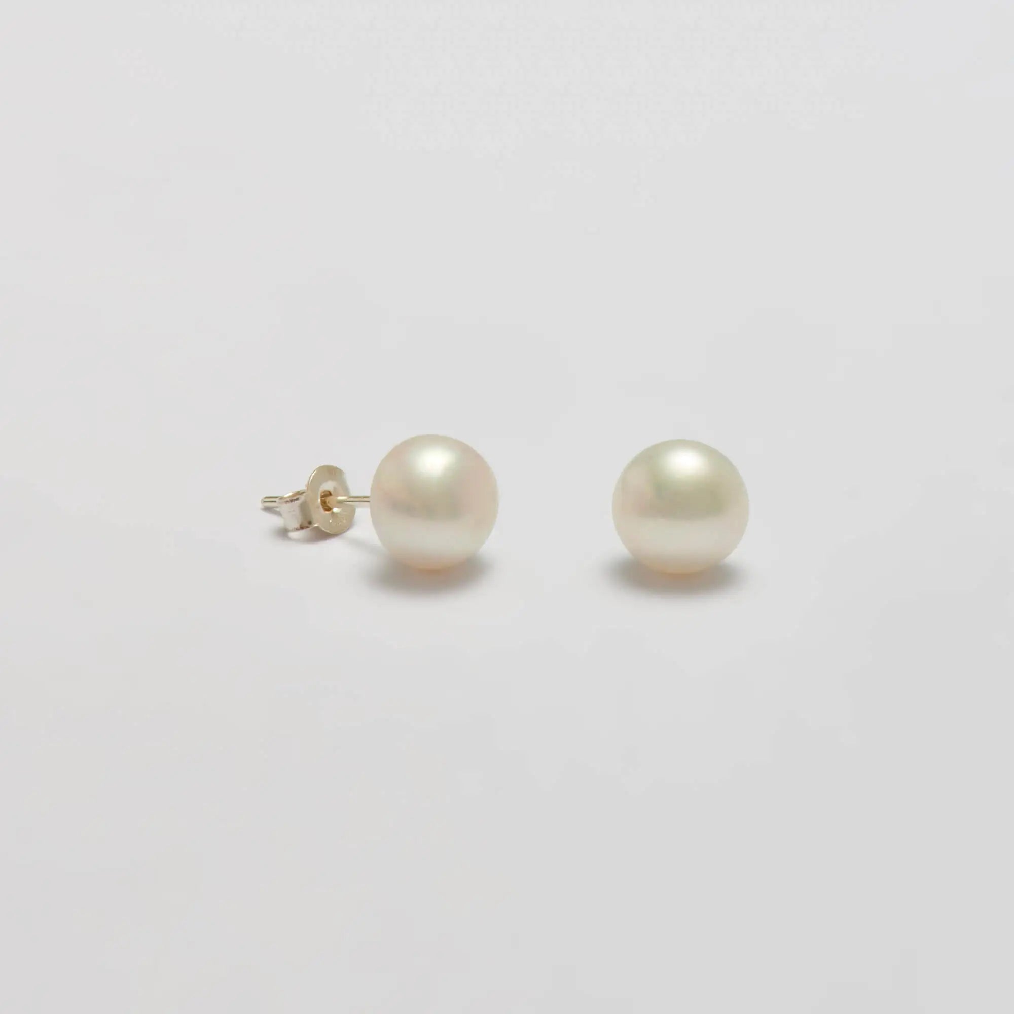 XOUTOUS EARRINGS- PEARL STUDS