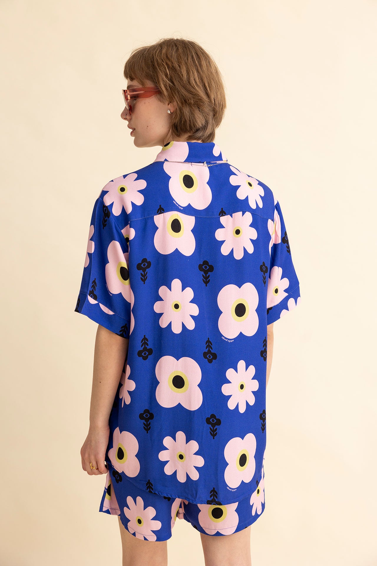 KOWALSKI UNISEX SHIRT- FLORAL CREATURES