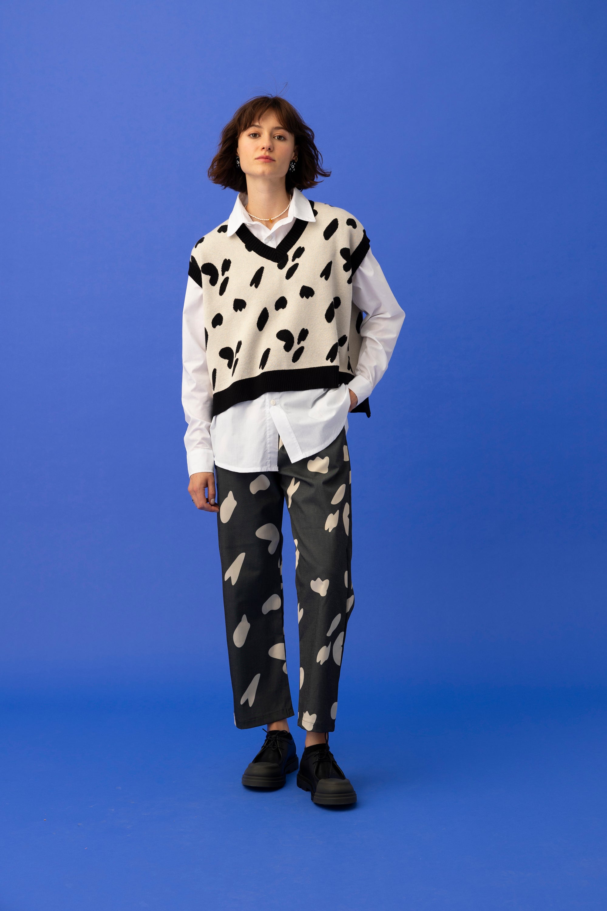 SNOWDROP KNITTED VEST- DALMATIAN COLOURS