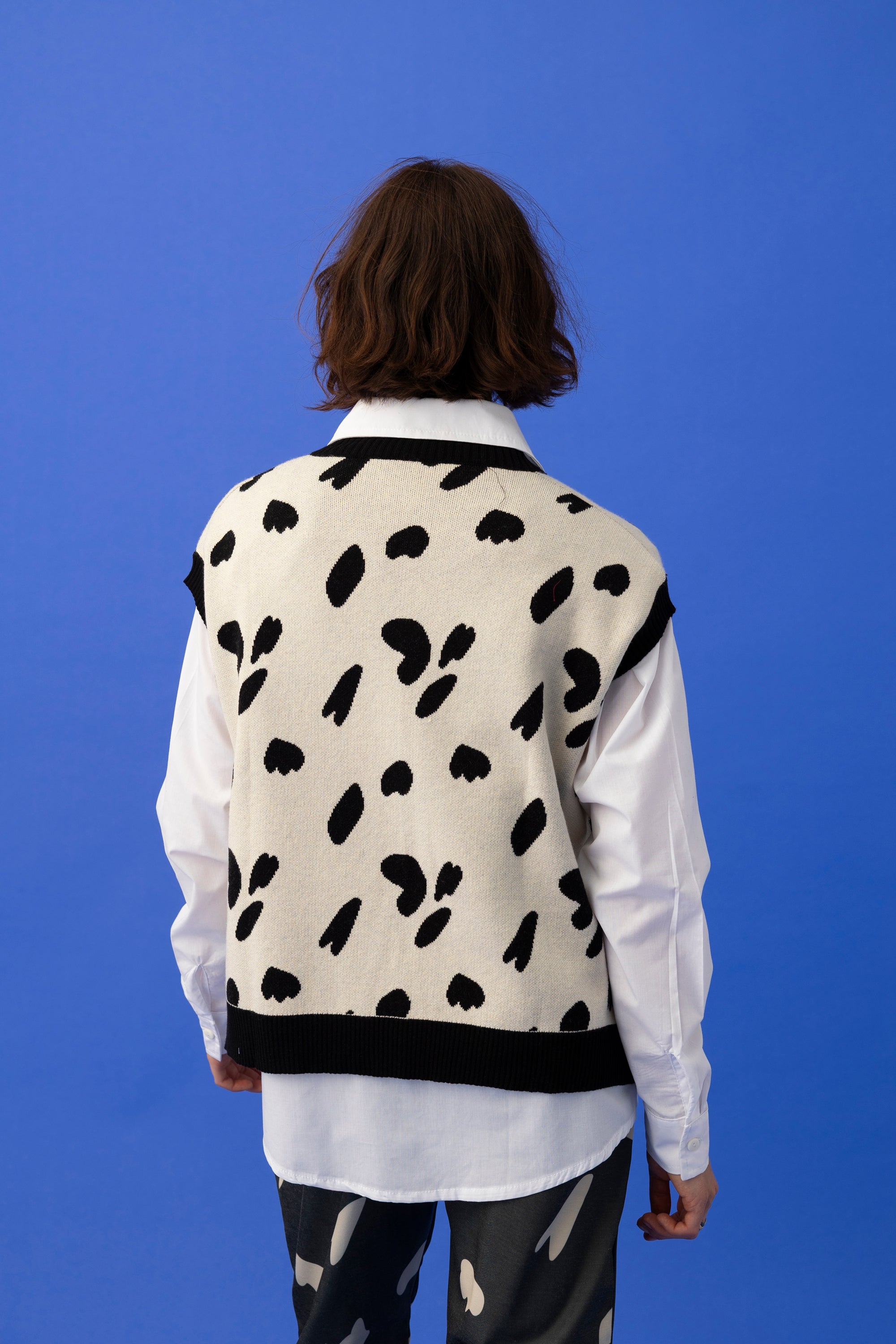 SNOWDROP KNITTED VEST- DALMATIAN COLOURS