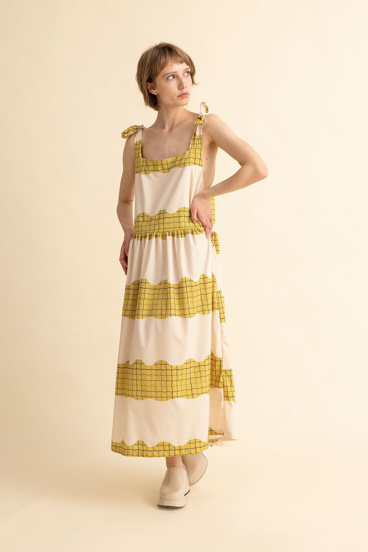 DRESS SMILEY- GRID MELT