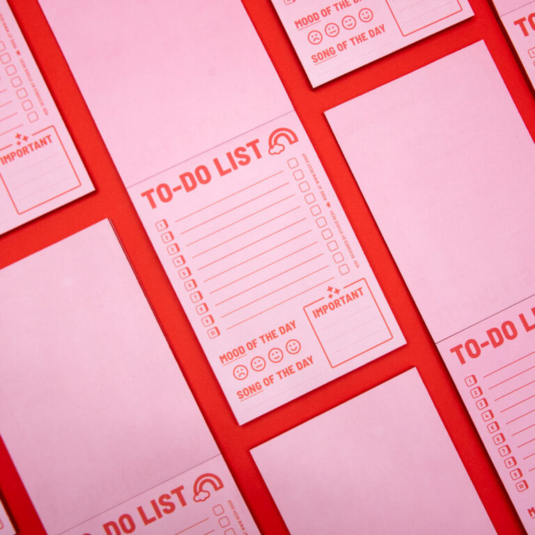 REDY TO DO LISTS- PLAYGROUND RED PINK