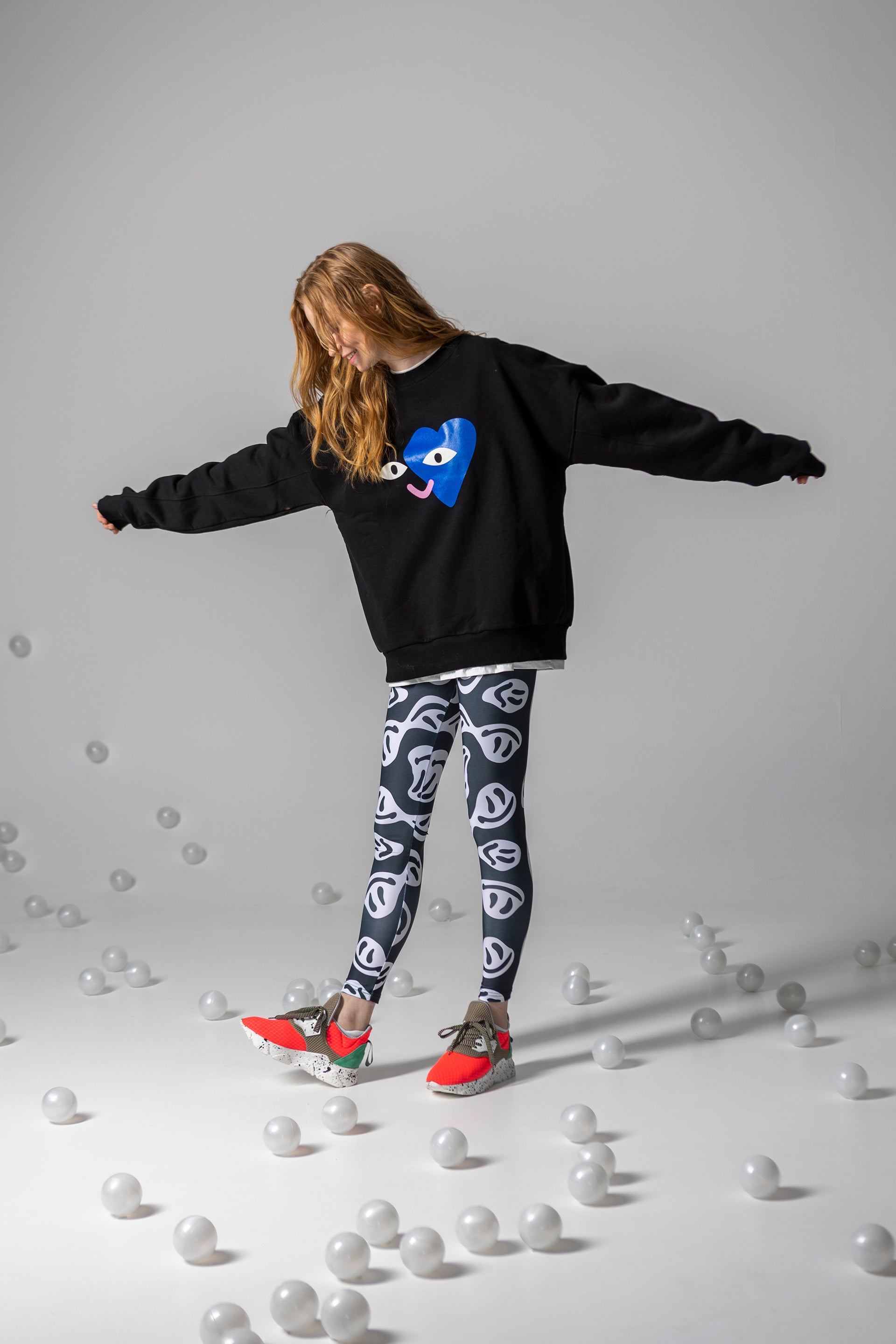 UNISEX SWEATSHIRT MICKEY- CHILL.ENJOY.HAVE FUN!