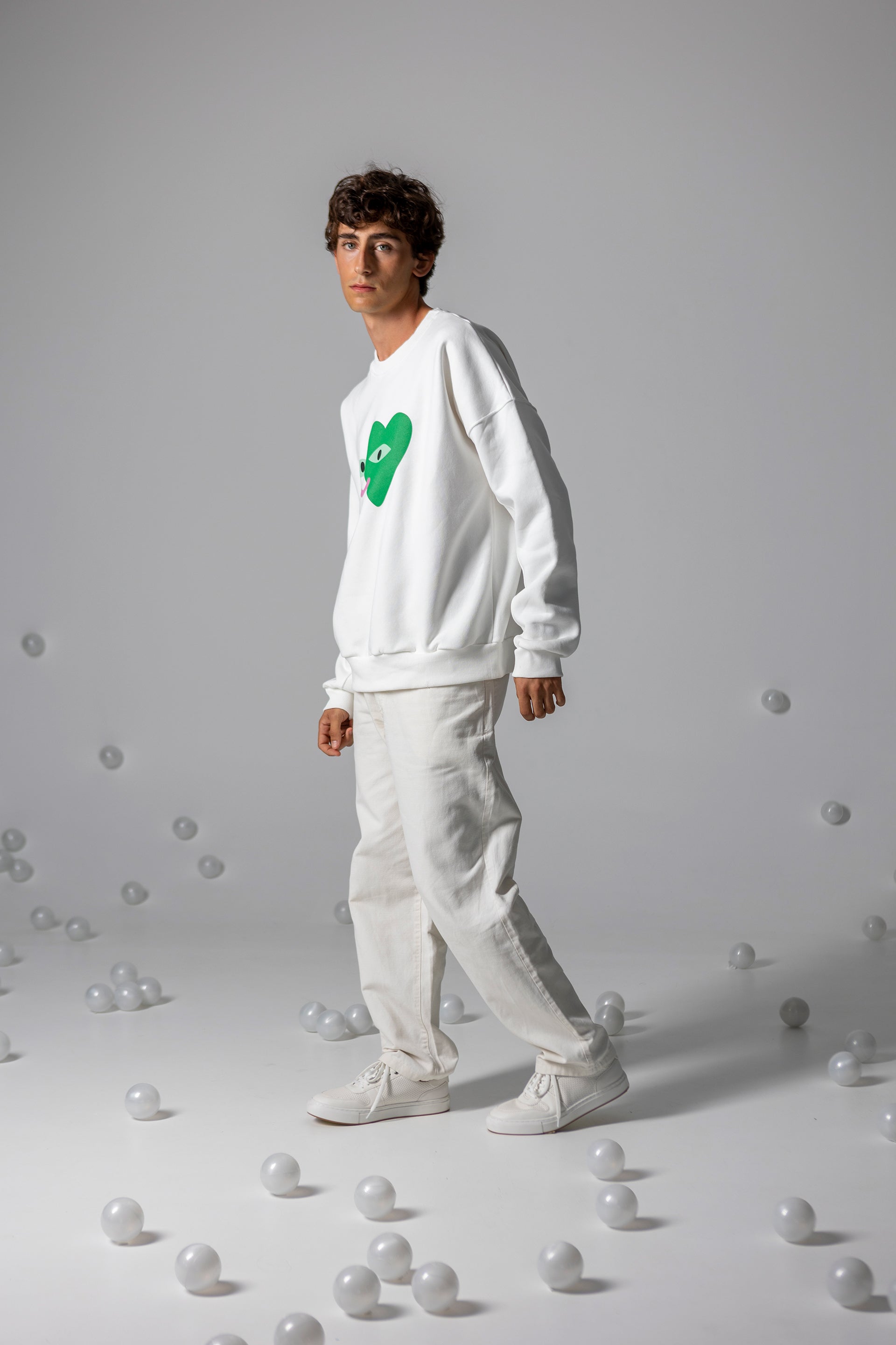 UNISEX SWEATSHIRT MICKEY- CHILL.ENJOY.HAVE FUN!