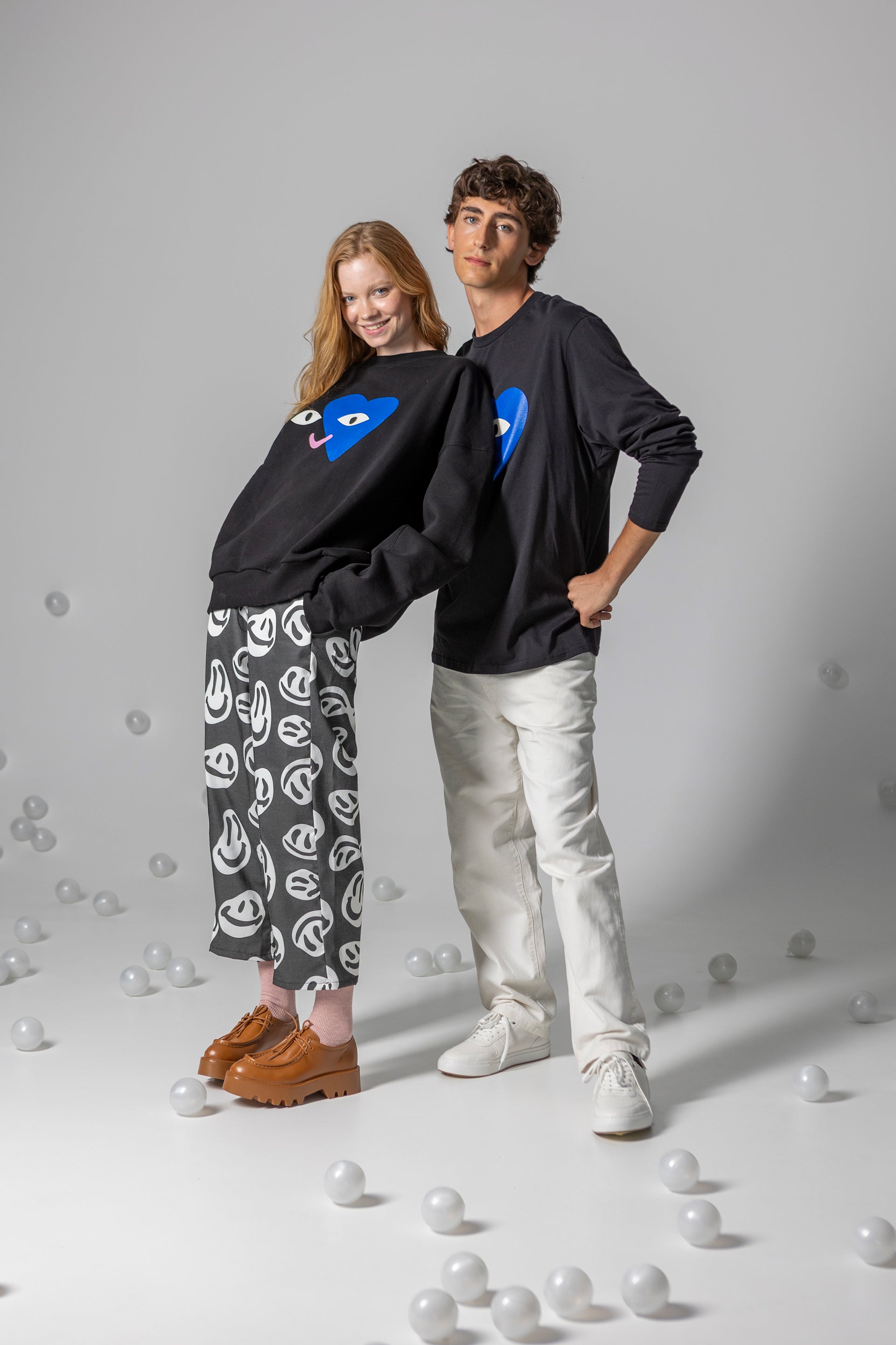 UNISEX SWEATSHIRT MICKEY- CHILL.ENJOY.HAVE FUN!