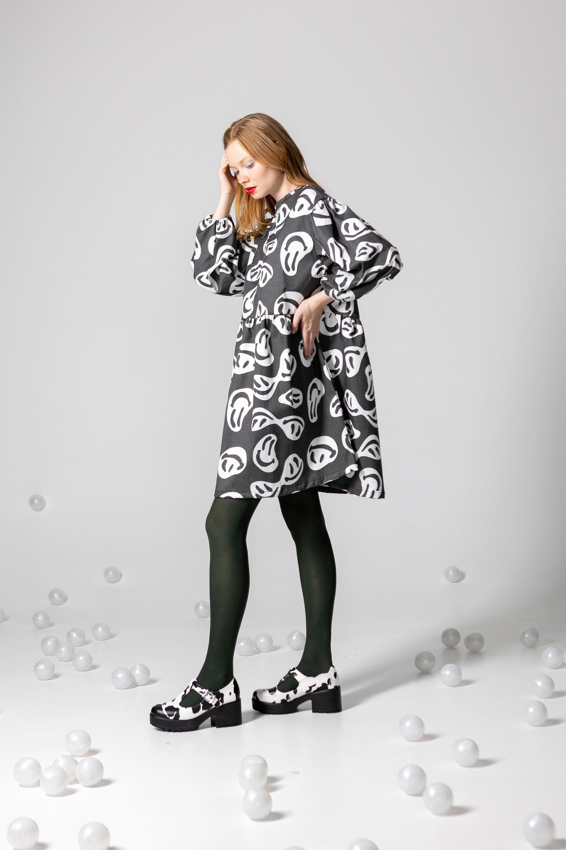 DRESS DAHLIA- JUST SMILE BLACK AND WHITE