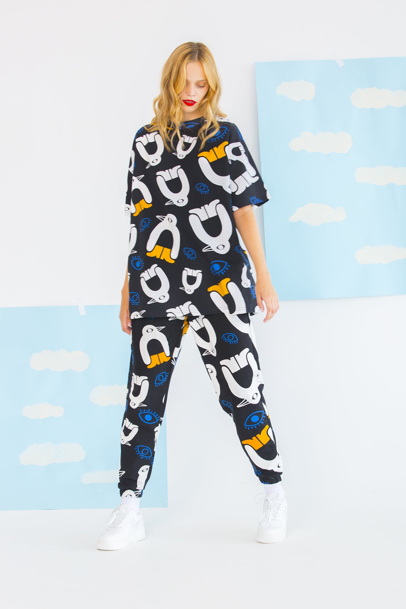 JOJO UNISEX TSHIRT-PENGUINS