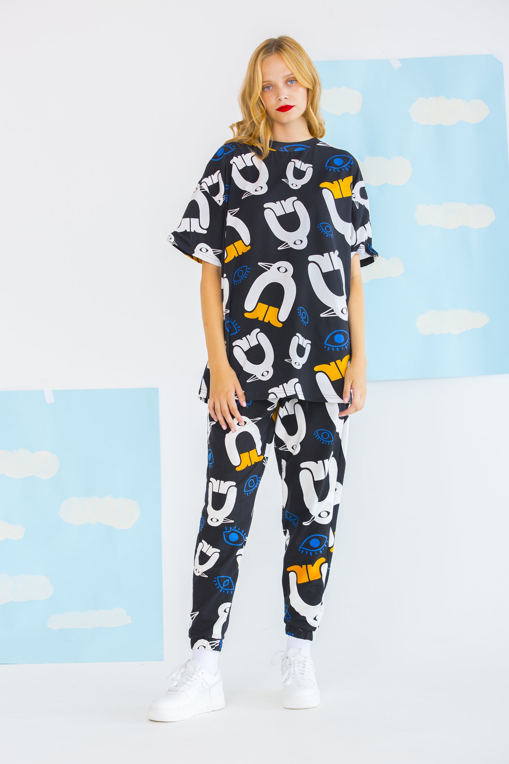 JOJO UNISEX TSHIRT-PENGUINS