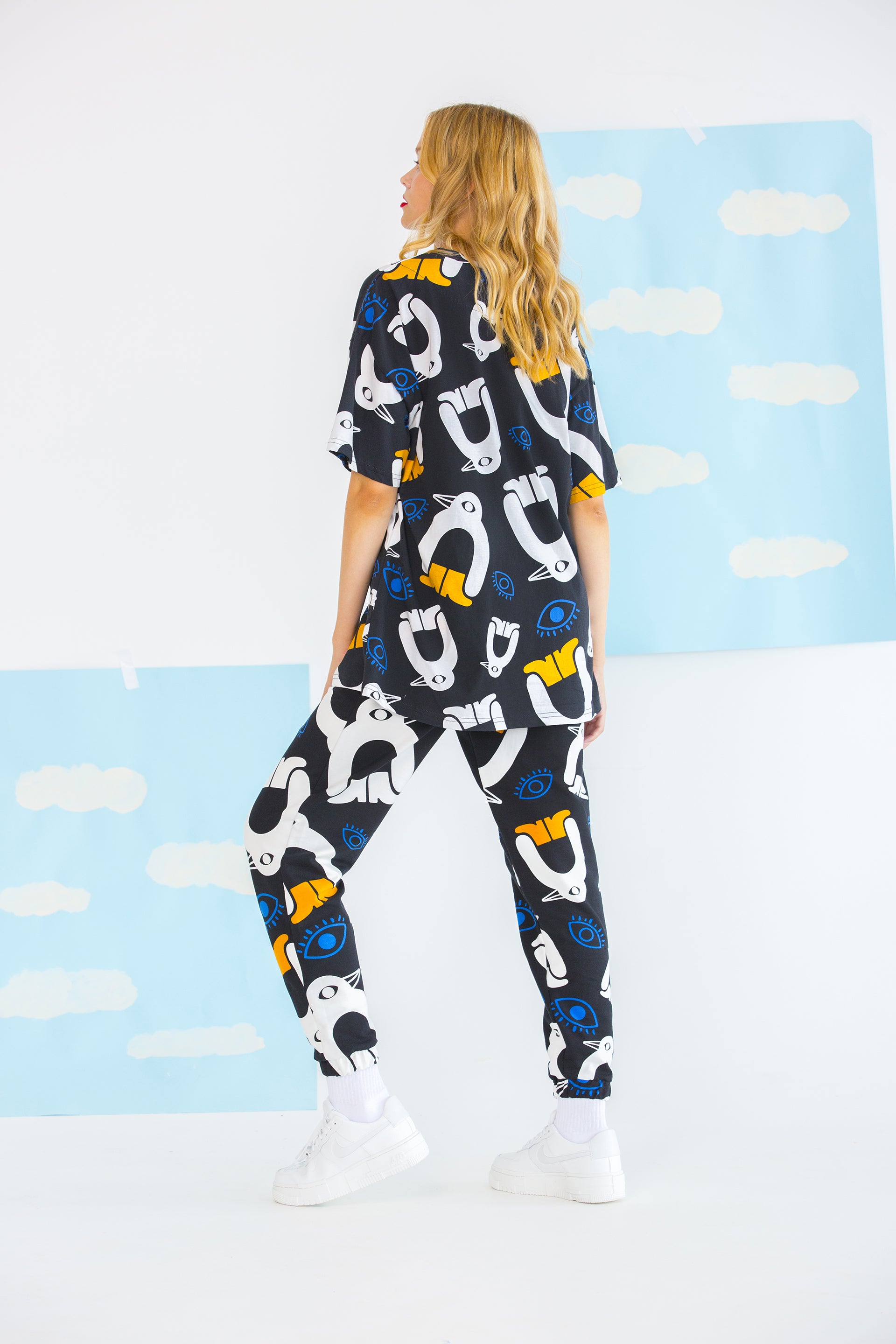 JOJO UNISEX TSHIRT-PENGUINS